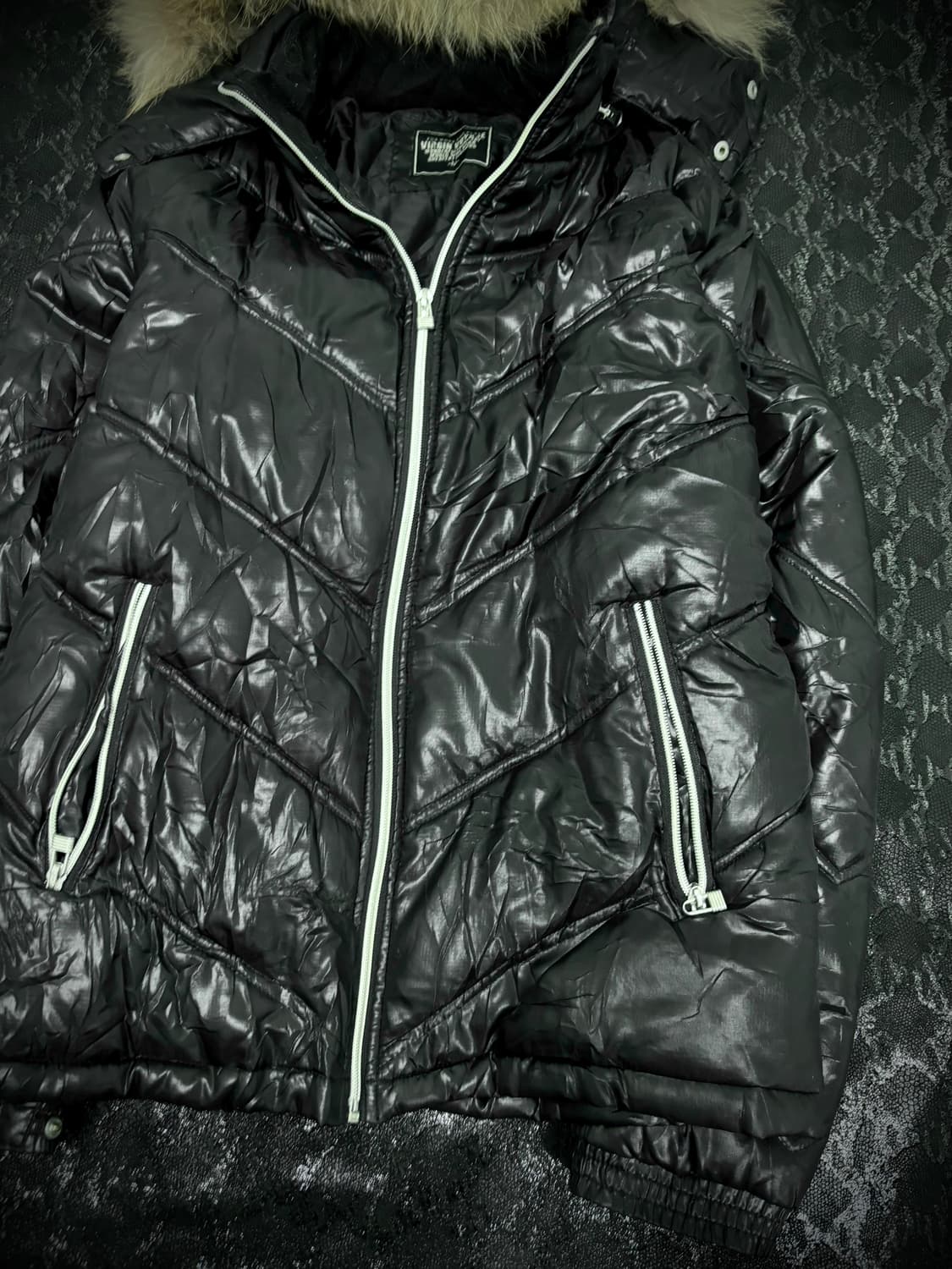 “VIRGIN VOYAGE” Chic Mood Black Fur Hood 상품이미지3