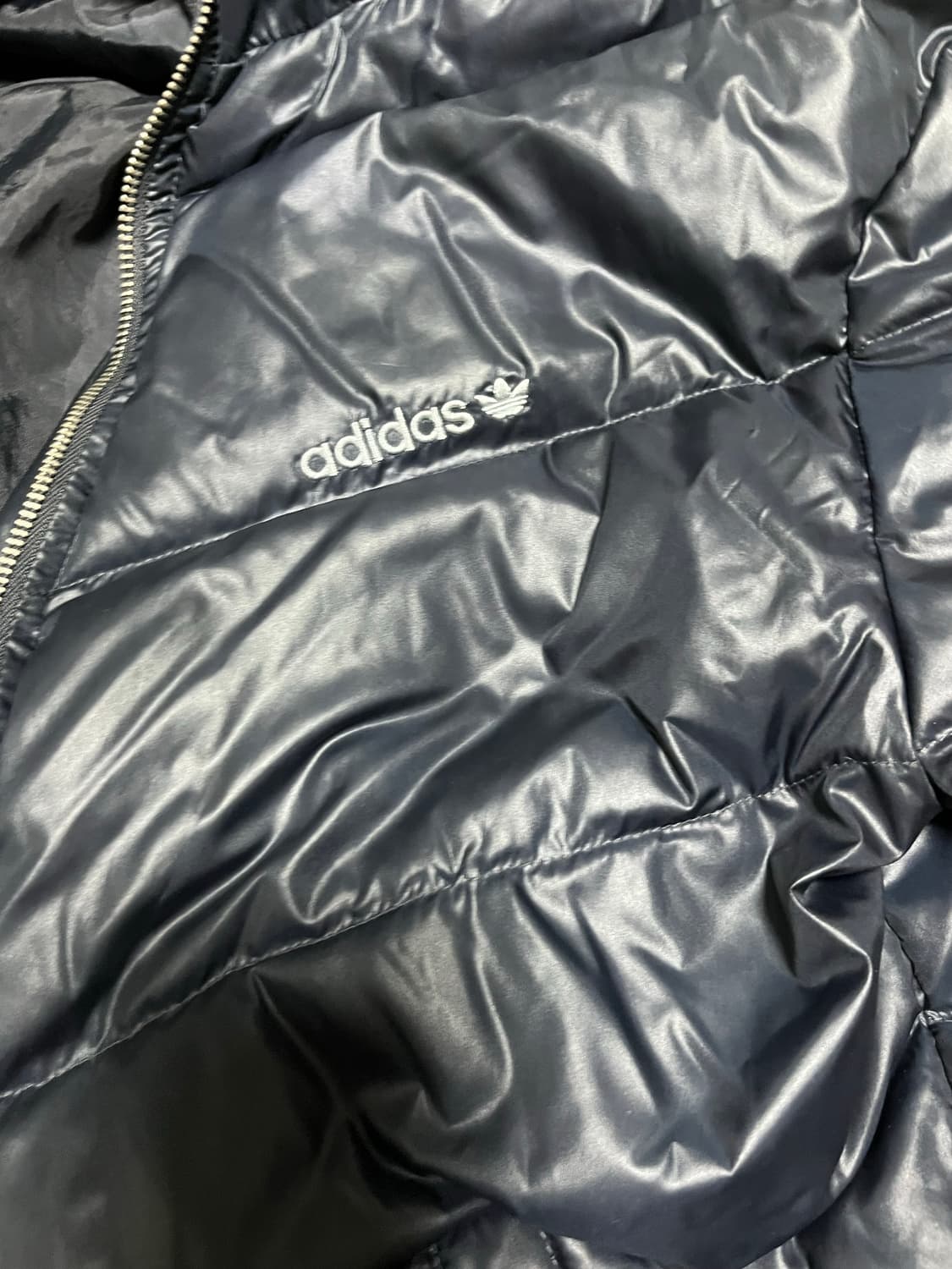 아디다스 패딩 (유광 상품이미지3