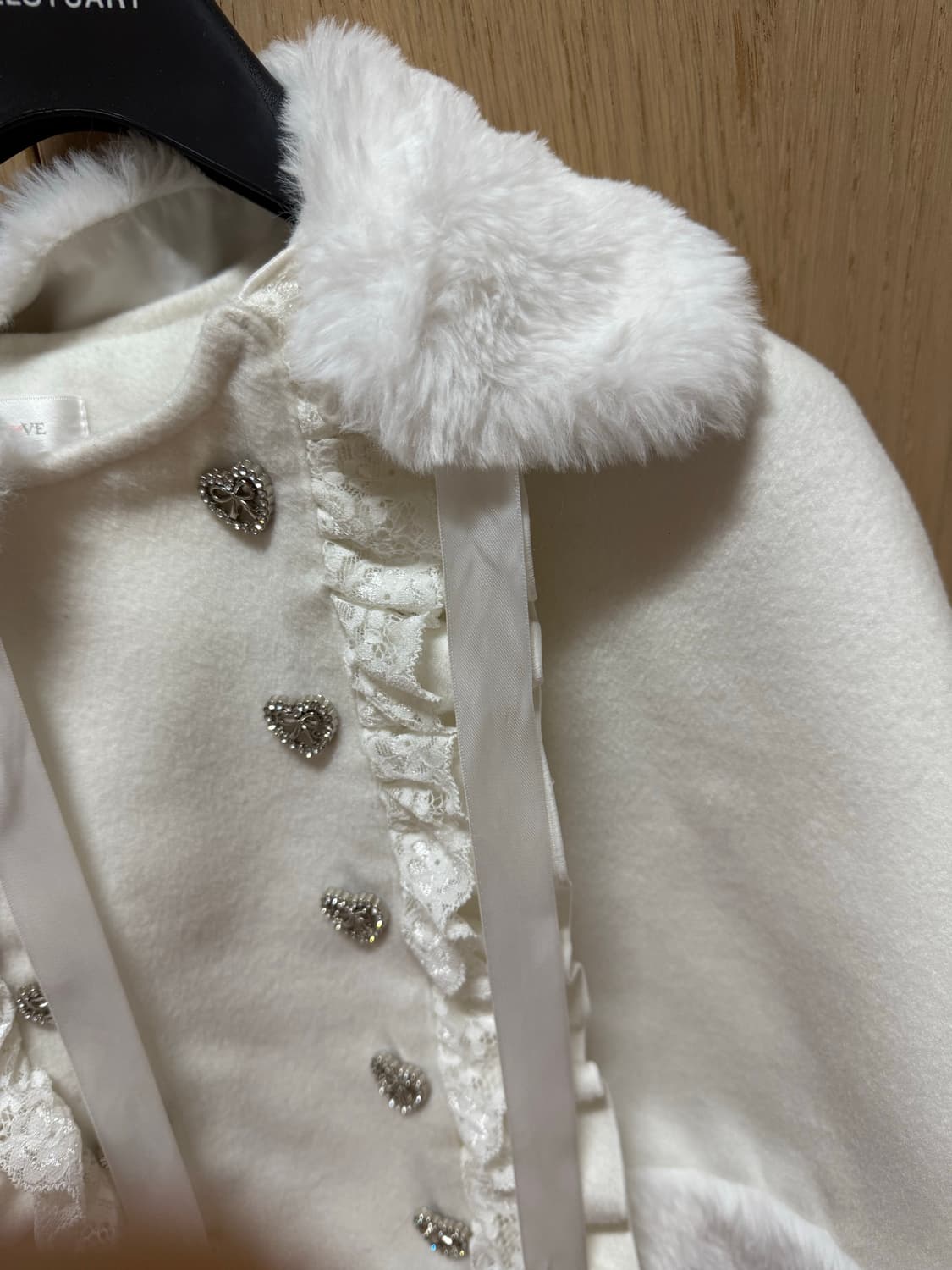 디어마이러브 디마럽 화이트 퍼 케이프 판쵸 하트 큐빅 stc 진리 핑크 상품이미지7