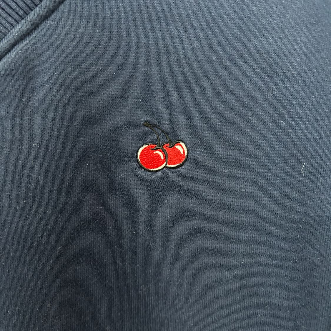 키르시 오버핏 브이넥 스웻셔츠 맨투맨 네이비 상품이미지3