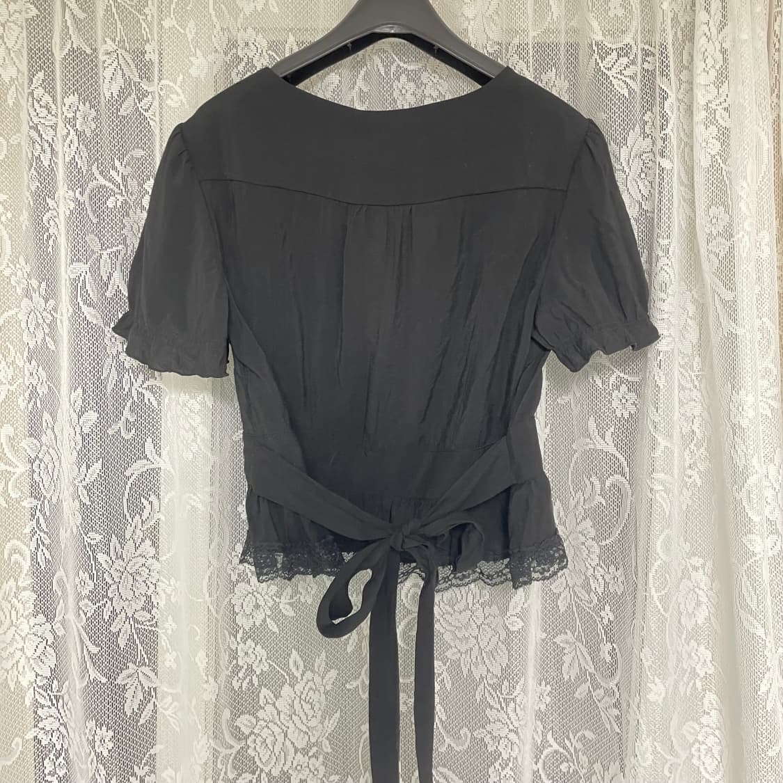 엑시즈팜 블랙 레이스 블라우스 상품이미지2