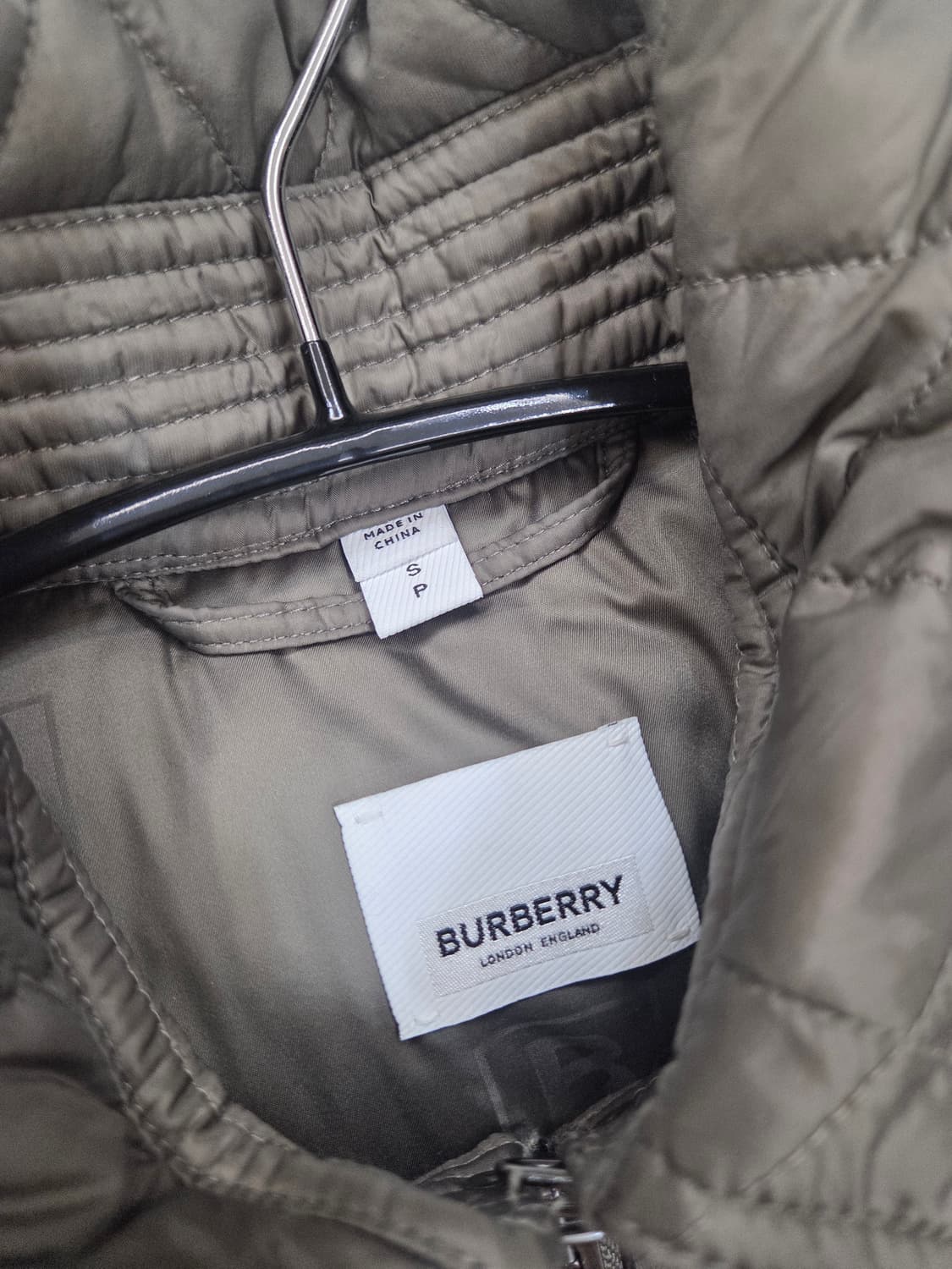 버버리 퀼팅 후드 코트, 뉴핀스브릿지 S 밍크그레이 상품이미지6