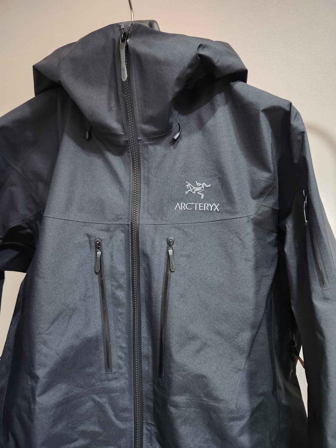 아크테릭스 25ss 알파sv 자켓 블랙 라지 상품이미지2