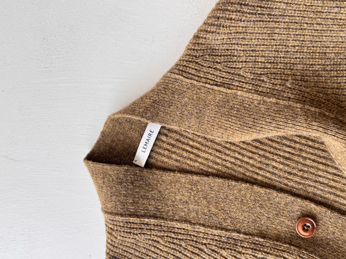 LEMAIRE 크롭 가디건 (다크 머스타드) 상품이미지4