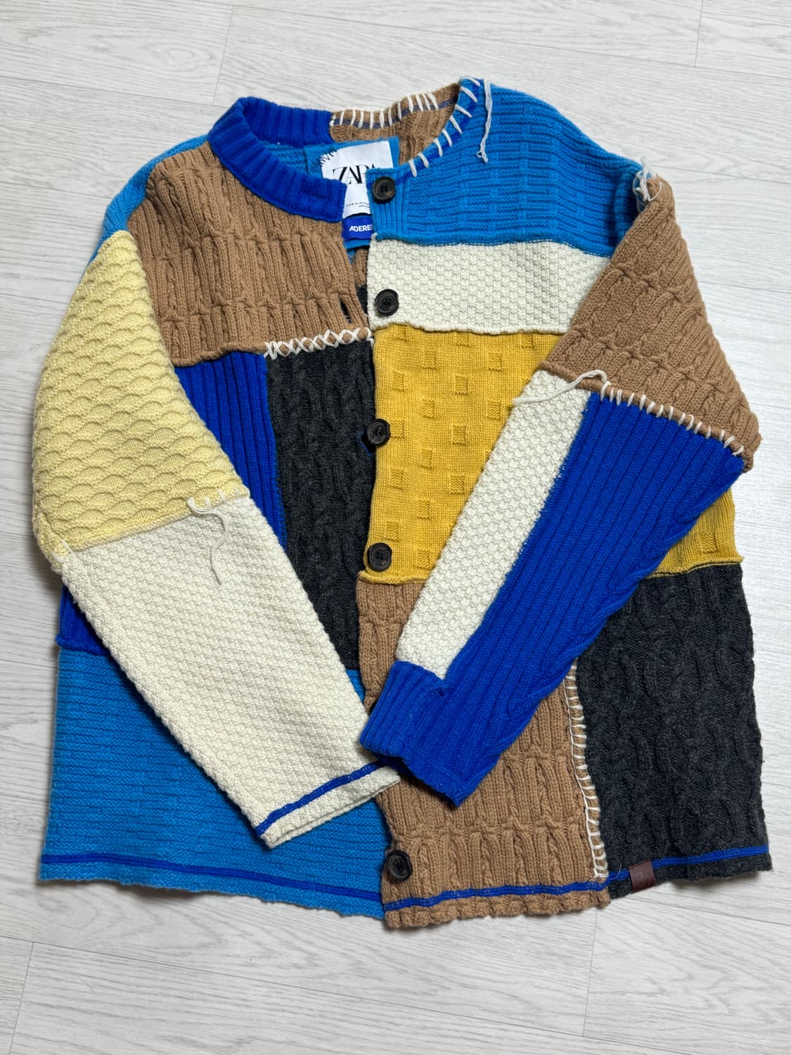 아더에러X자라 패치워크 오버사이즈 니트 가디건 멀티컬러 상품이미지1
