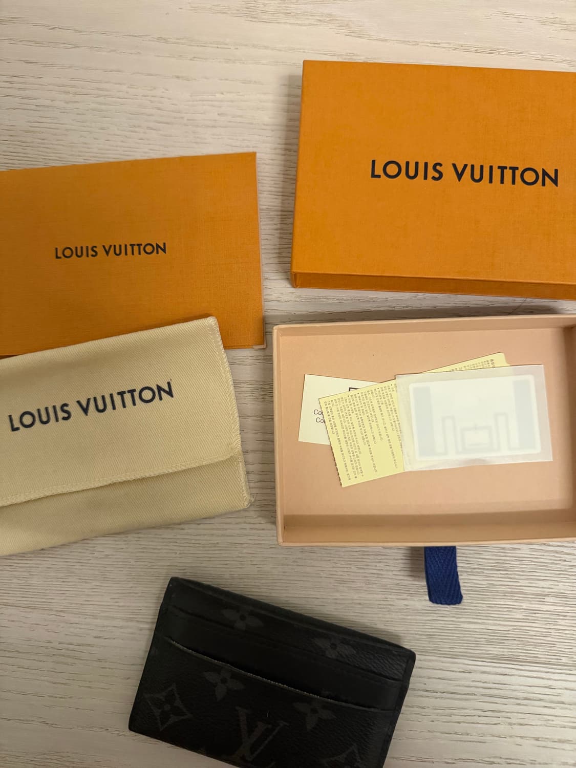 루이비통 더블 카드홀더 모노그램 이클립스 카드지갑 상품이미지3