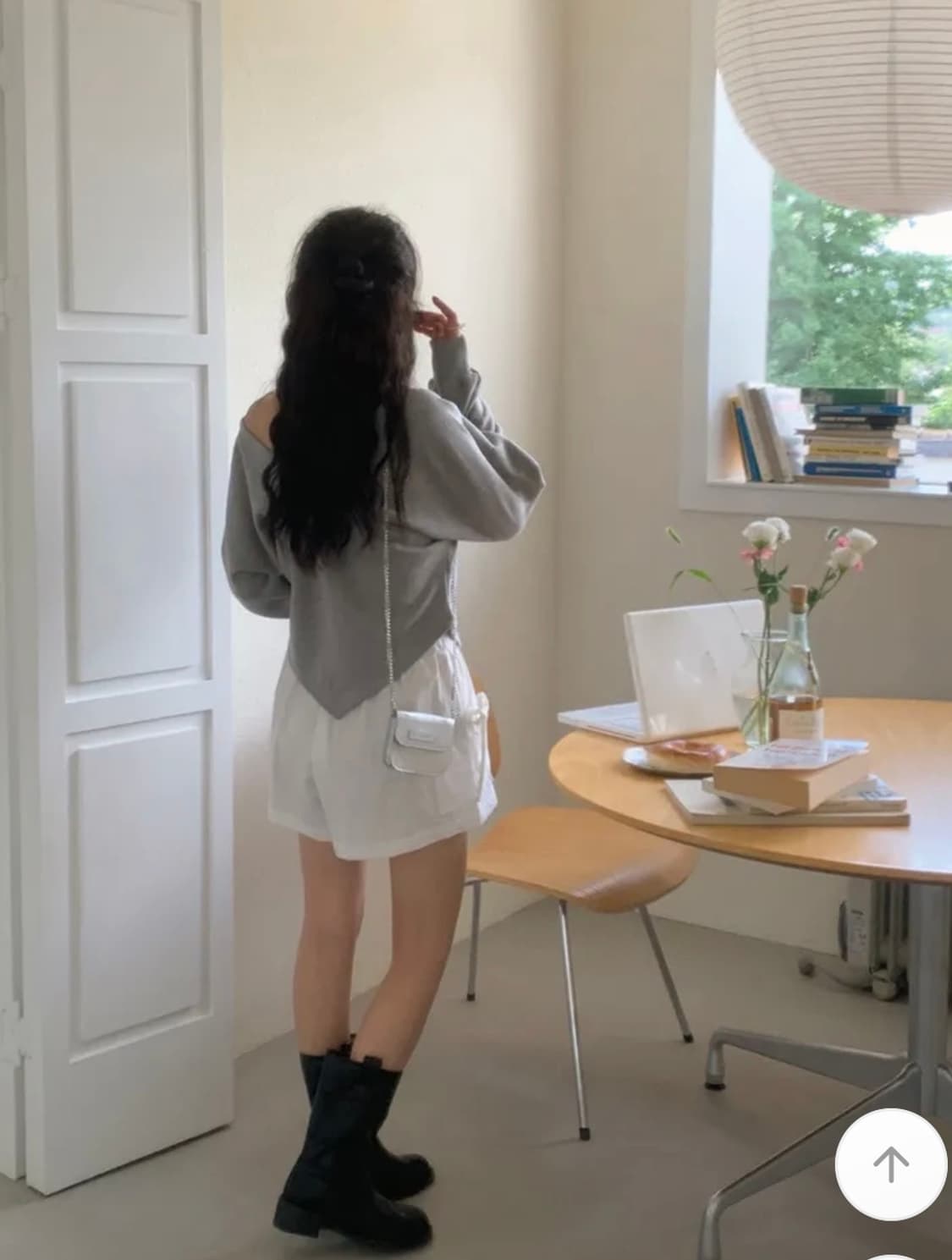 (새상품)프렌치오브 언발 맨투맨 상품이미지3