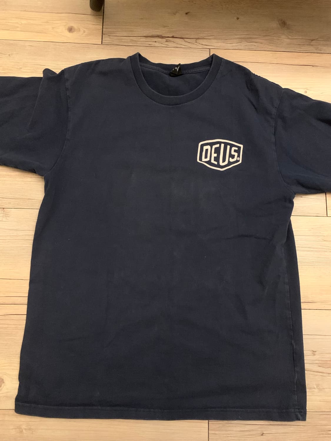 데우스 서울 네이비 반팔 상품이미지2