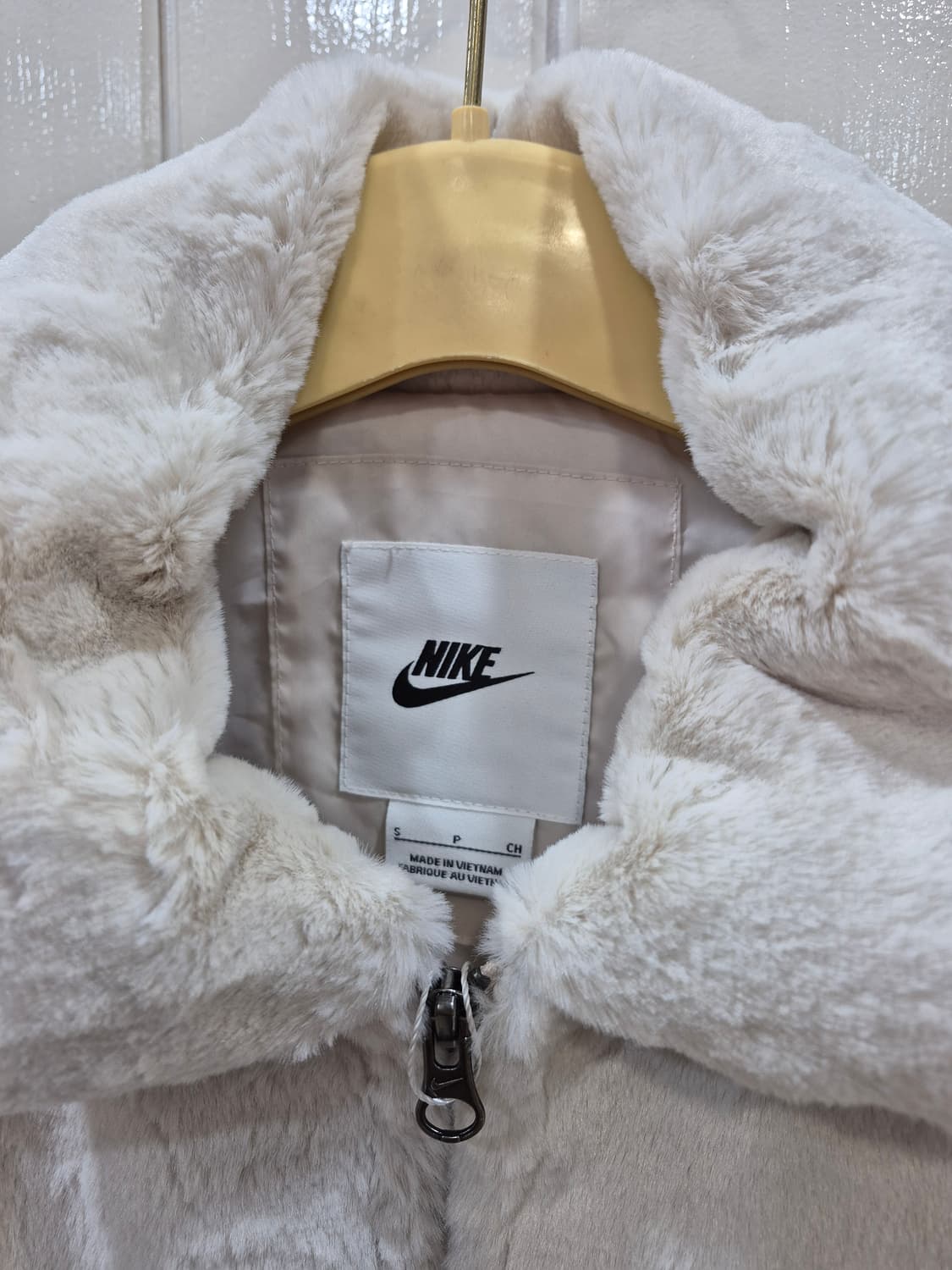 나이키 에센셜 루즈 프린트 인조퍼 재킷 FV8020-104 상품이미지3