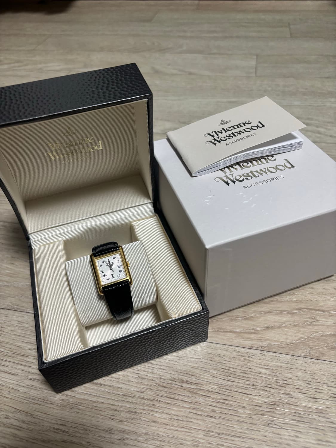 비비안웨스트우드 크리스마스 한정판 시계 상품이미지4