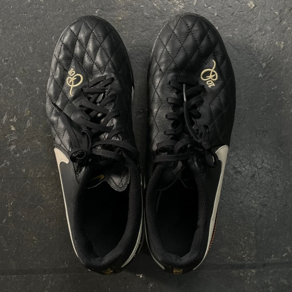 275 나이키 티엠포 R10 호나우지뉴 축구화 상품이미지8