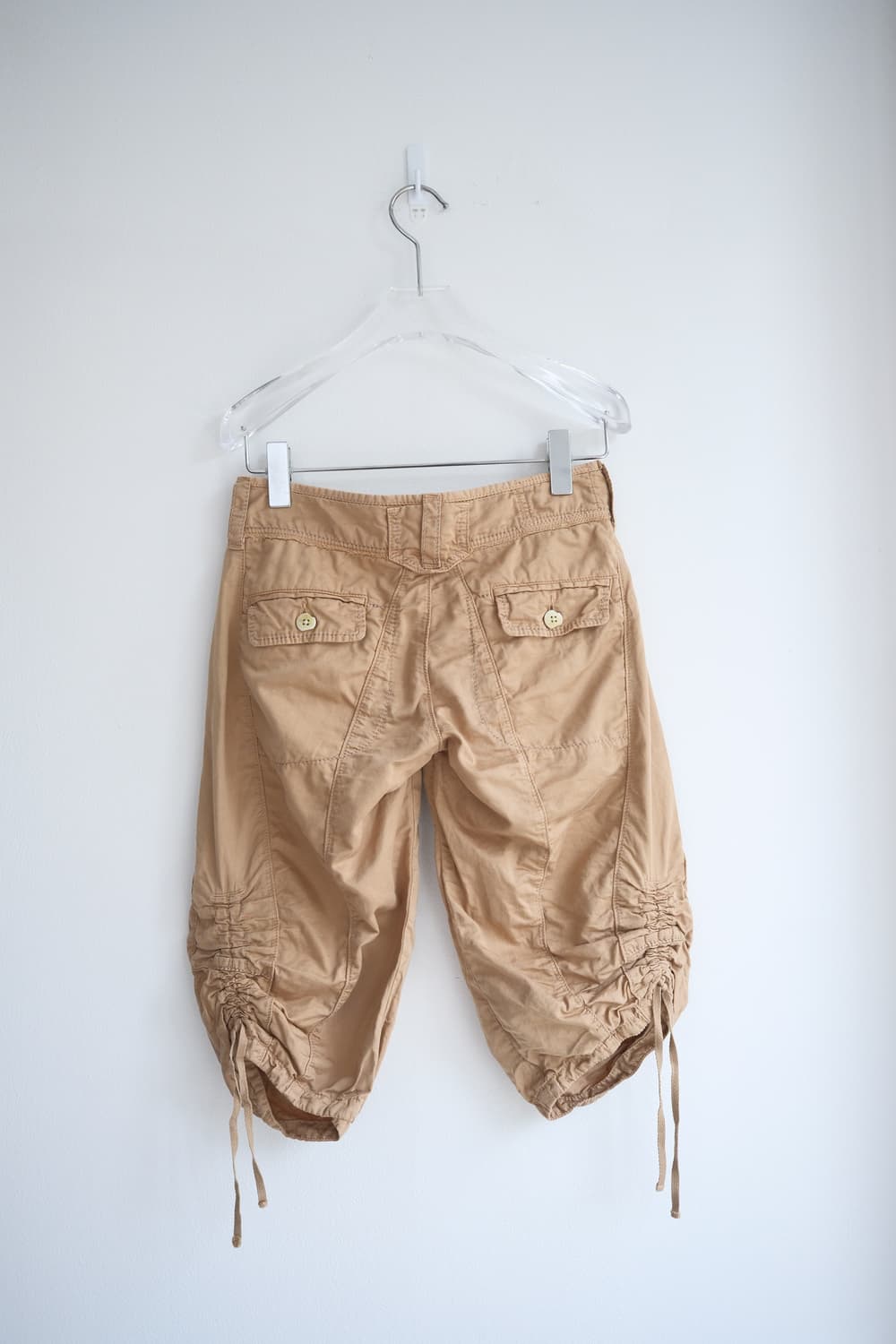 Broken button detailed cargo capri pants 상품이미지7