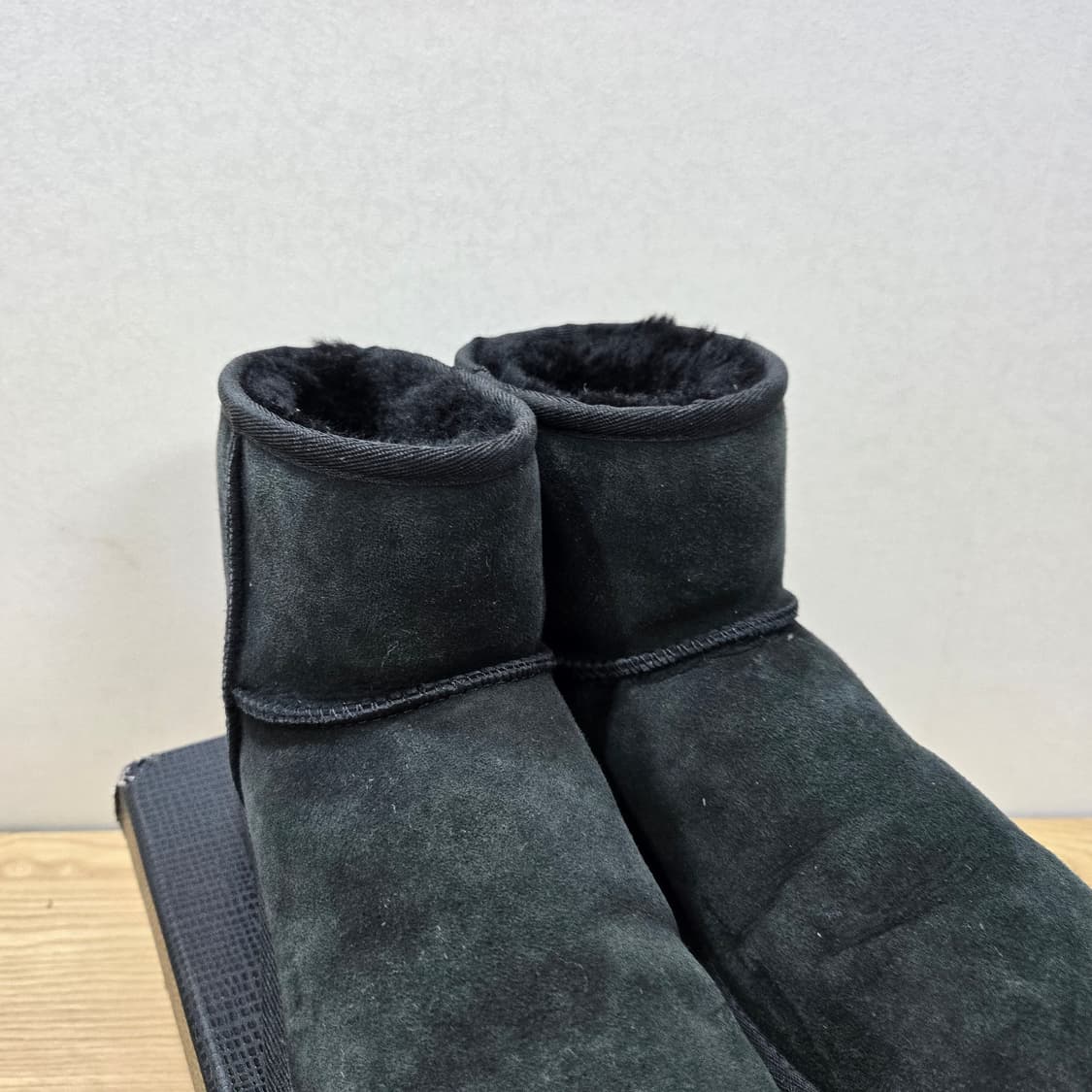 240 어그 UGG 클래식 미니 블랙 어그부츠 상품이미지6