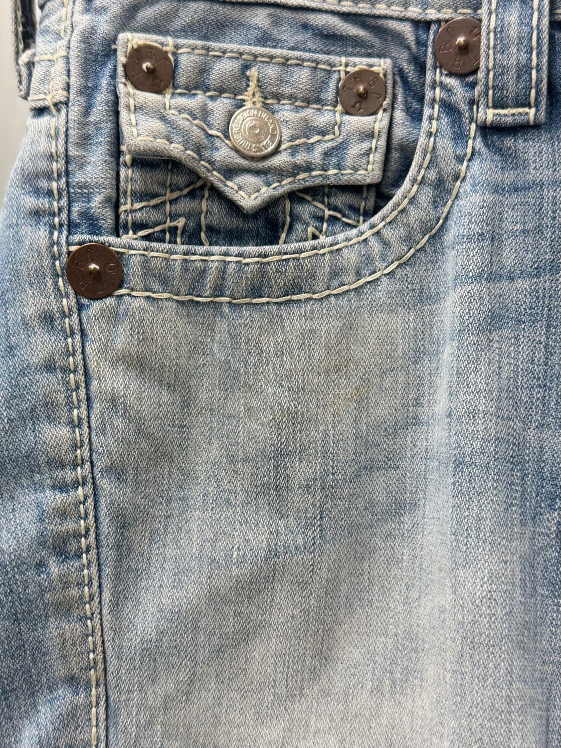 True Religion 트루릴리젼 라이트워시 부츠컷 데님 팬츠 상품이미지9