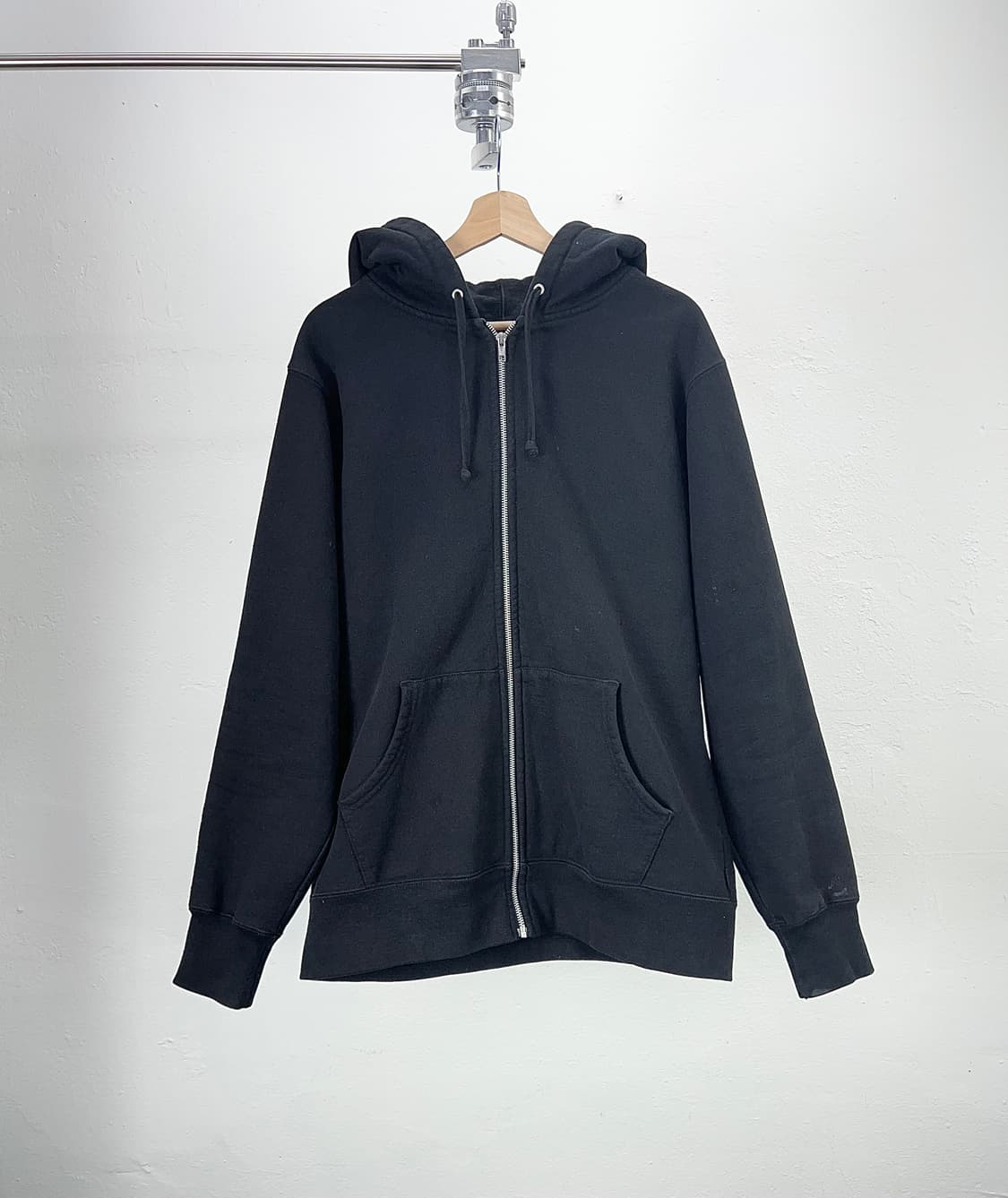 슈프림 18AW 펠트 로고 블랙 후드 집업 상품이미지1