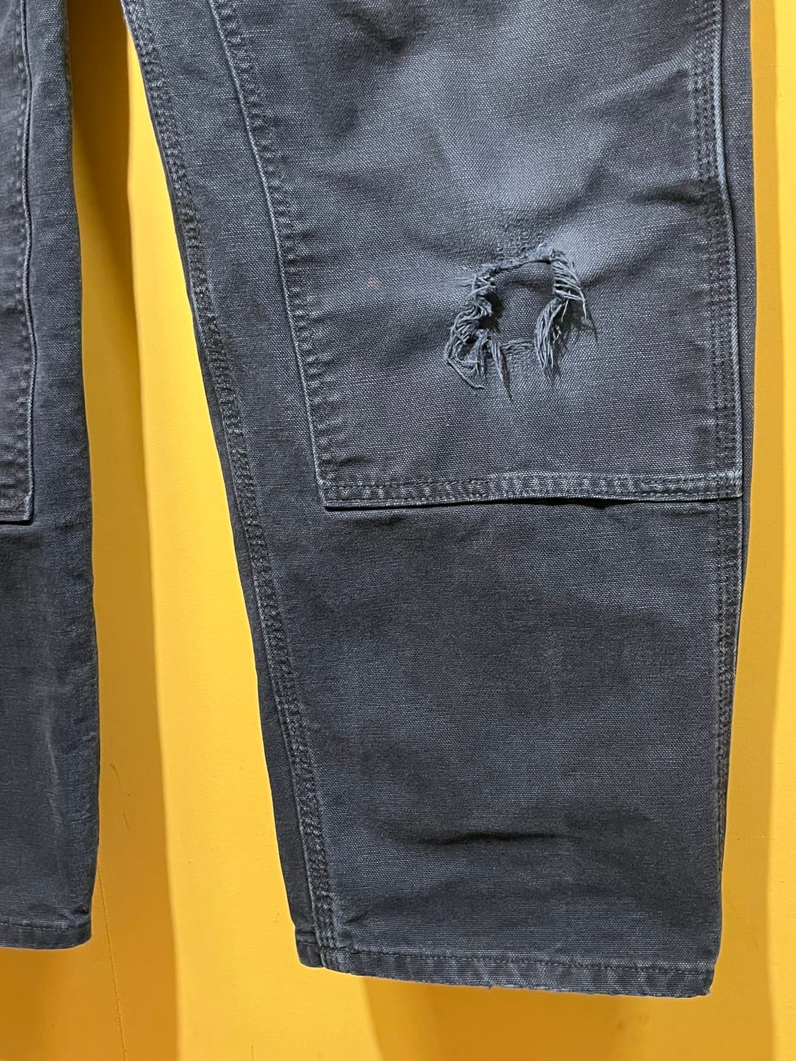 [36x30] 칼하트 더블니 워크팬츠 B136 빈티지 페이드 블랙 상품이미지6