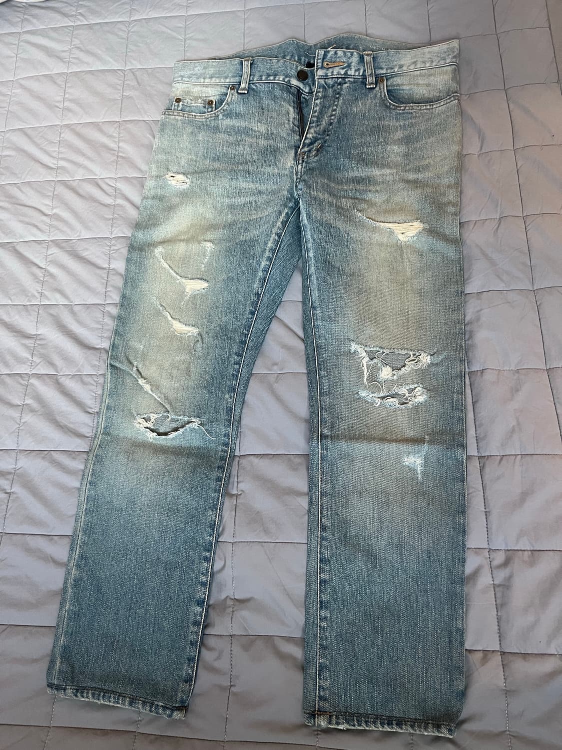 생로랑 디스트로이드 진 상품이미지1