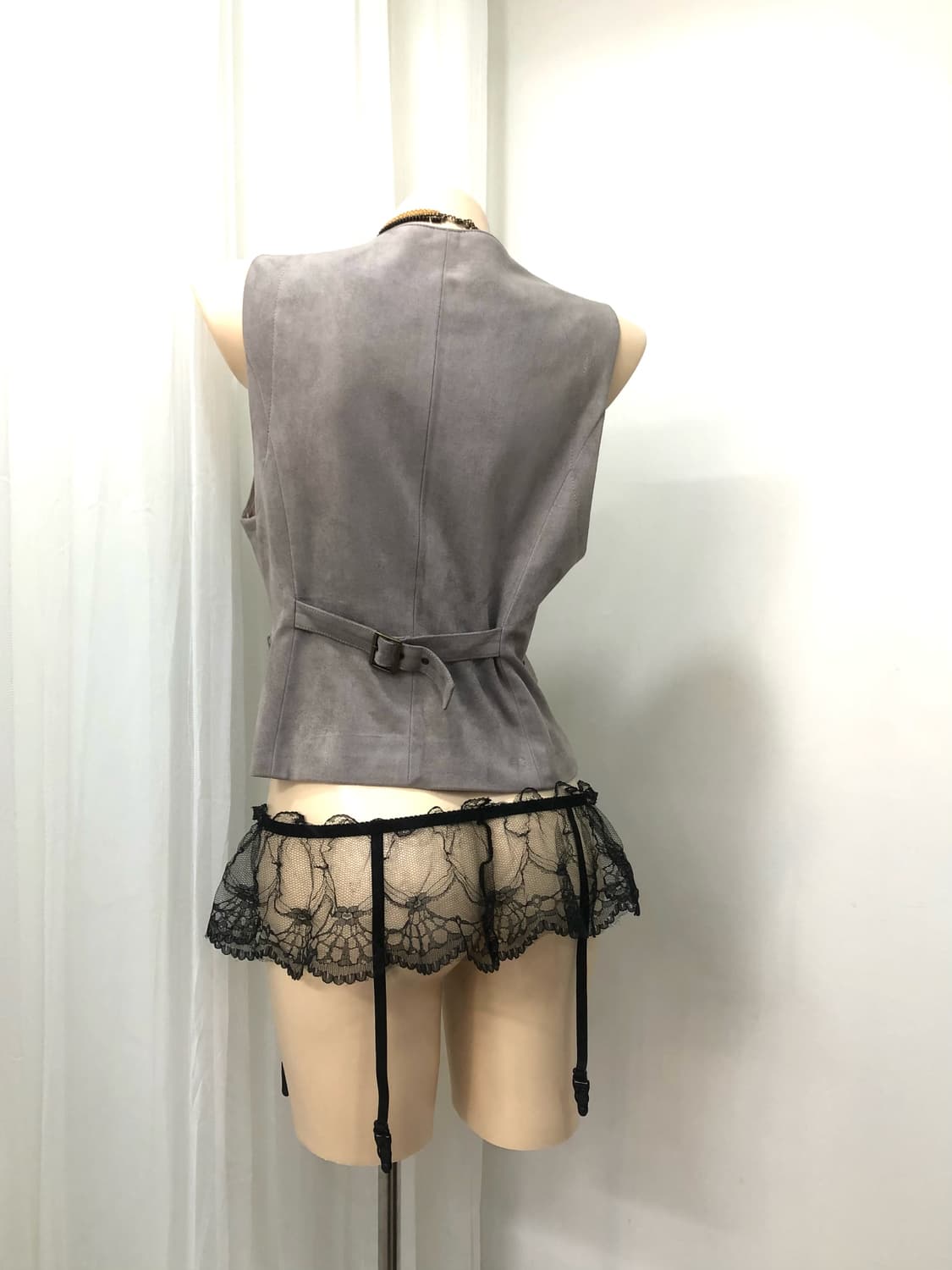 khaki beige studded vest 상품이미지2