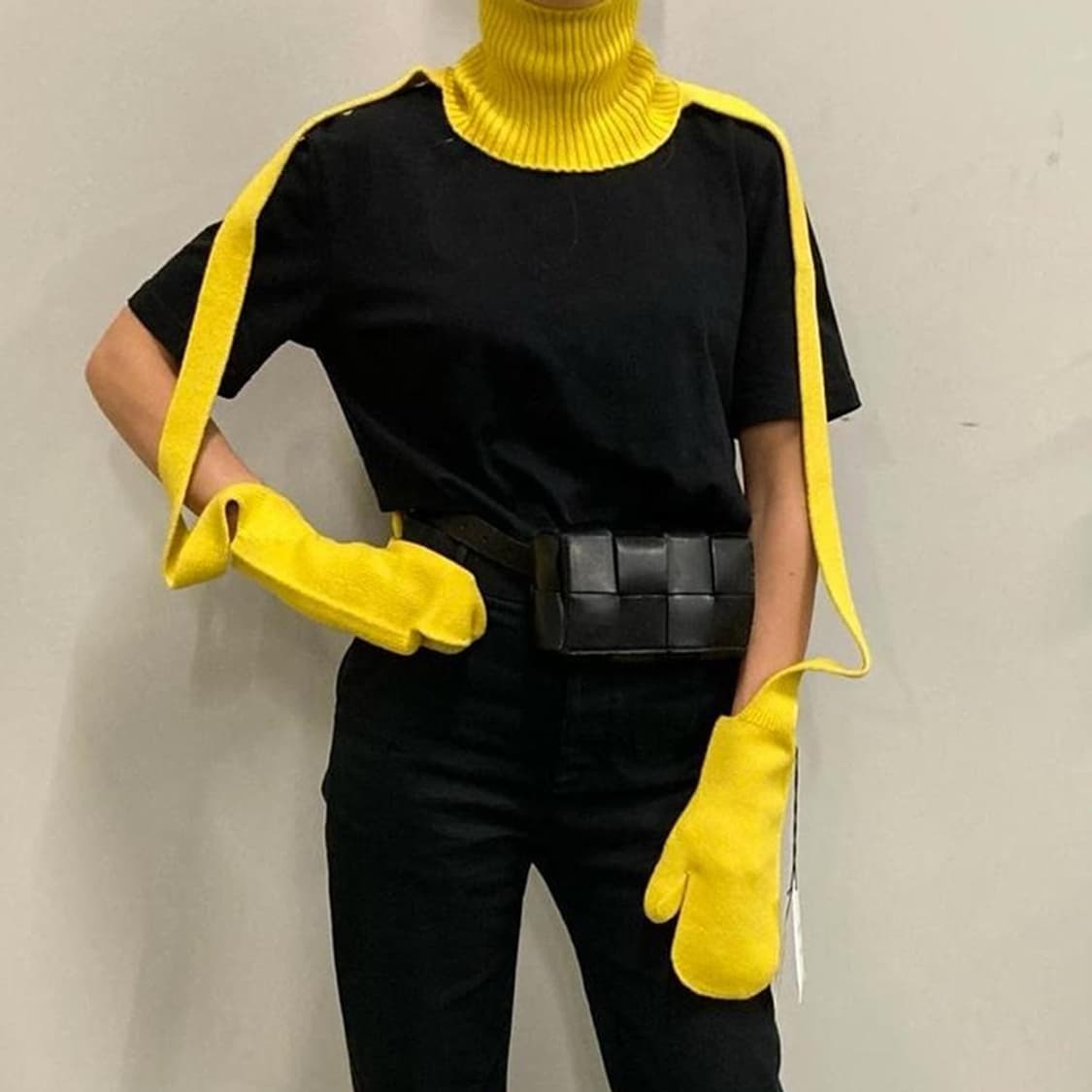 새상품 보테가베네타 울 캐시미어 장갑 넥워머 장갑 블랙 컬러 상품이미지4