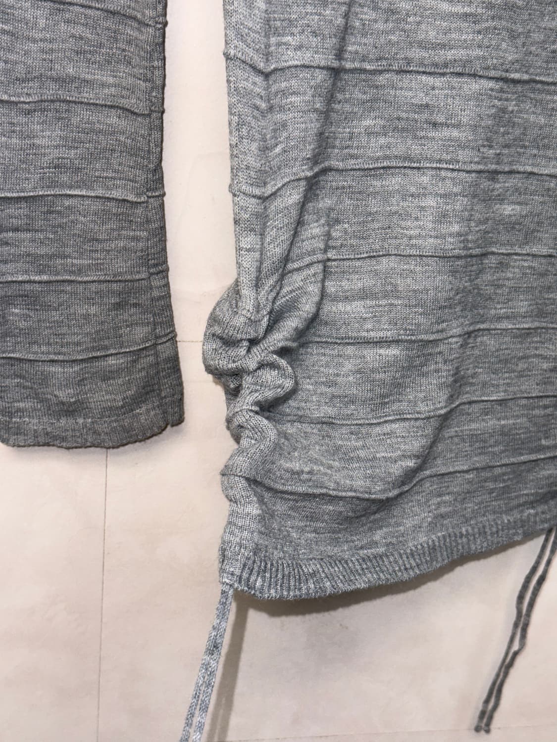 Gray side shirring loose knit  상품이미지6