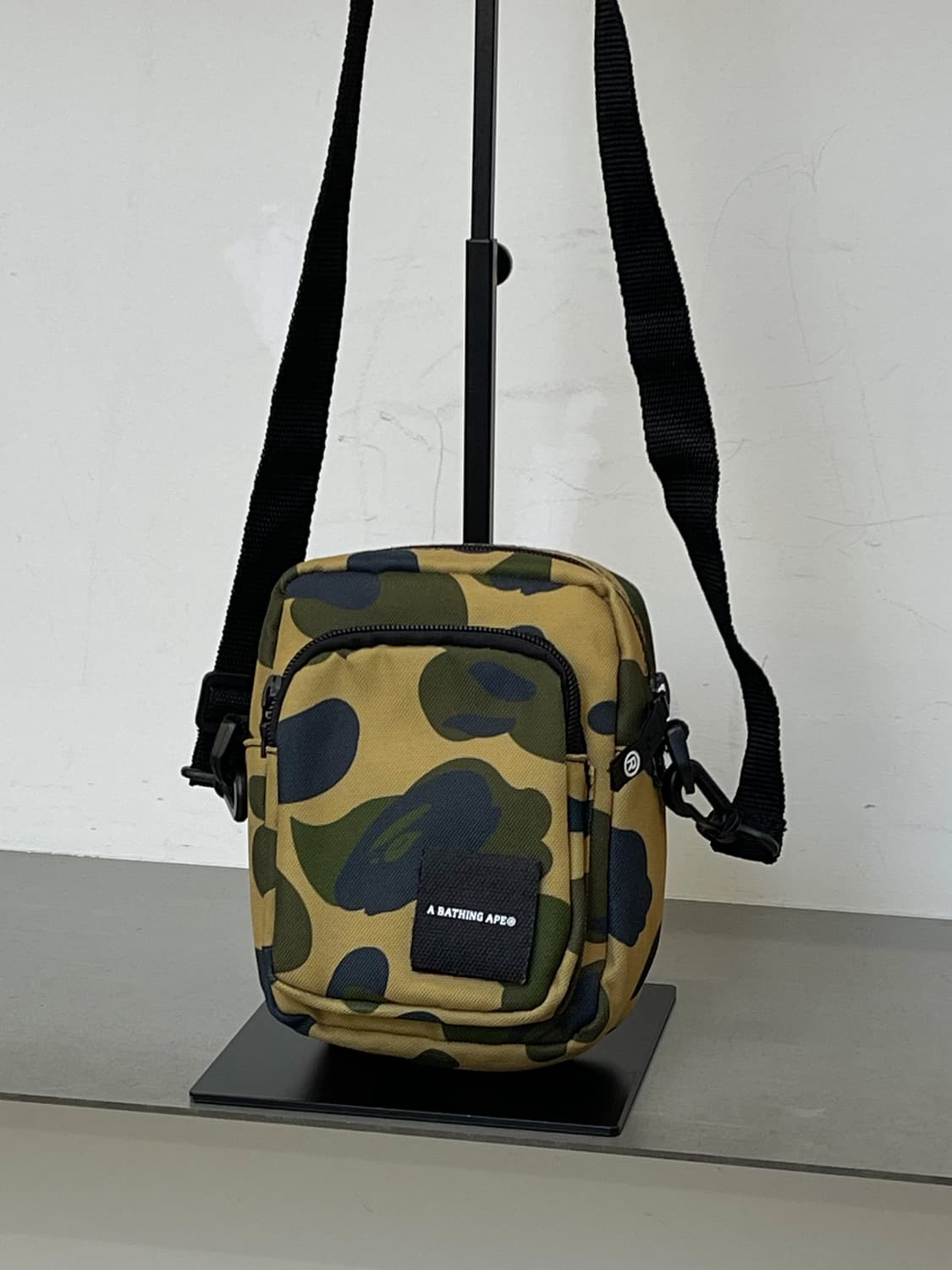 베이프 1st 카모 미니 크로스백 상품이미지3