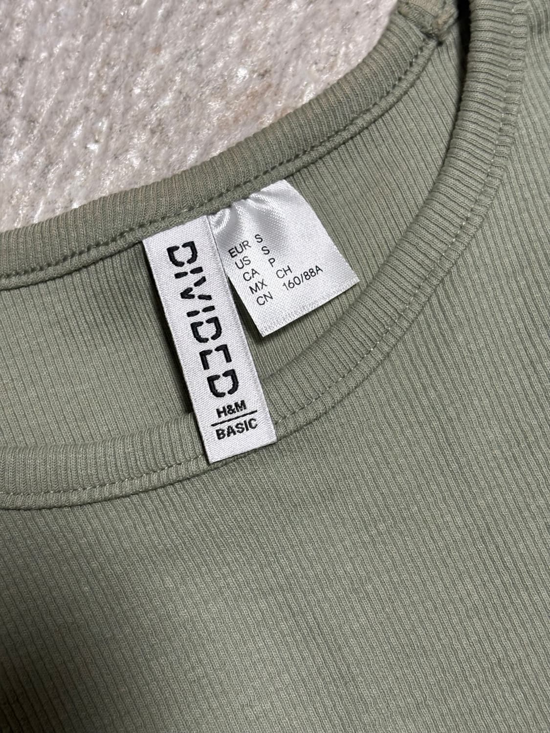 H&m 카키크롭티 상품이미지2