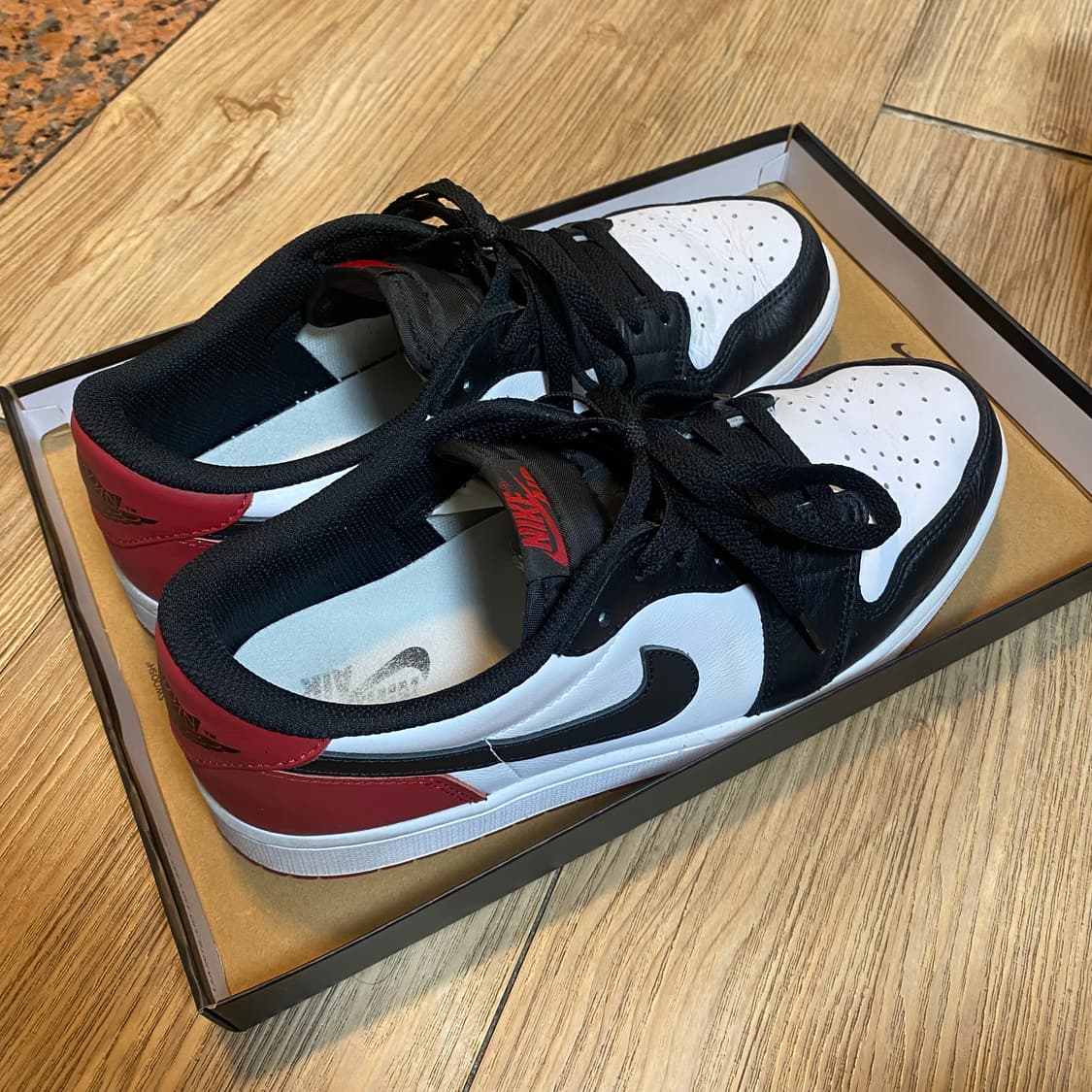 나이키 조던1 레트로 로우 블랙토 280 상품이미지1