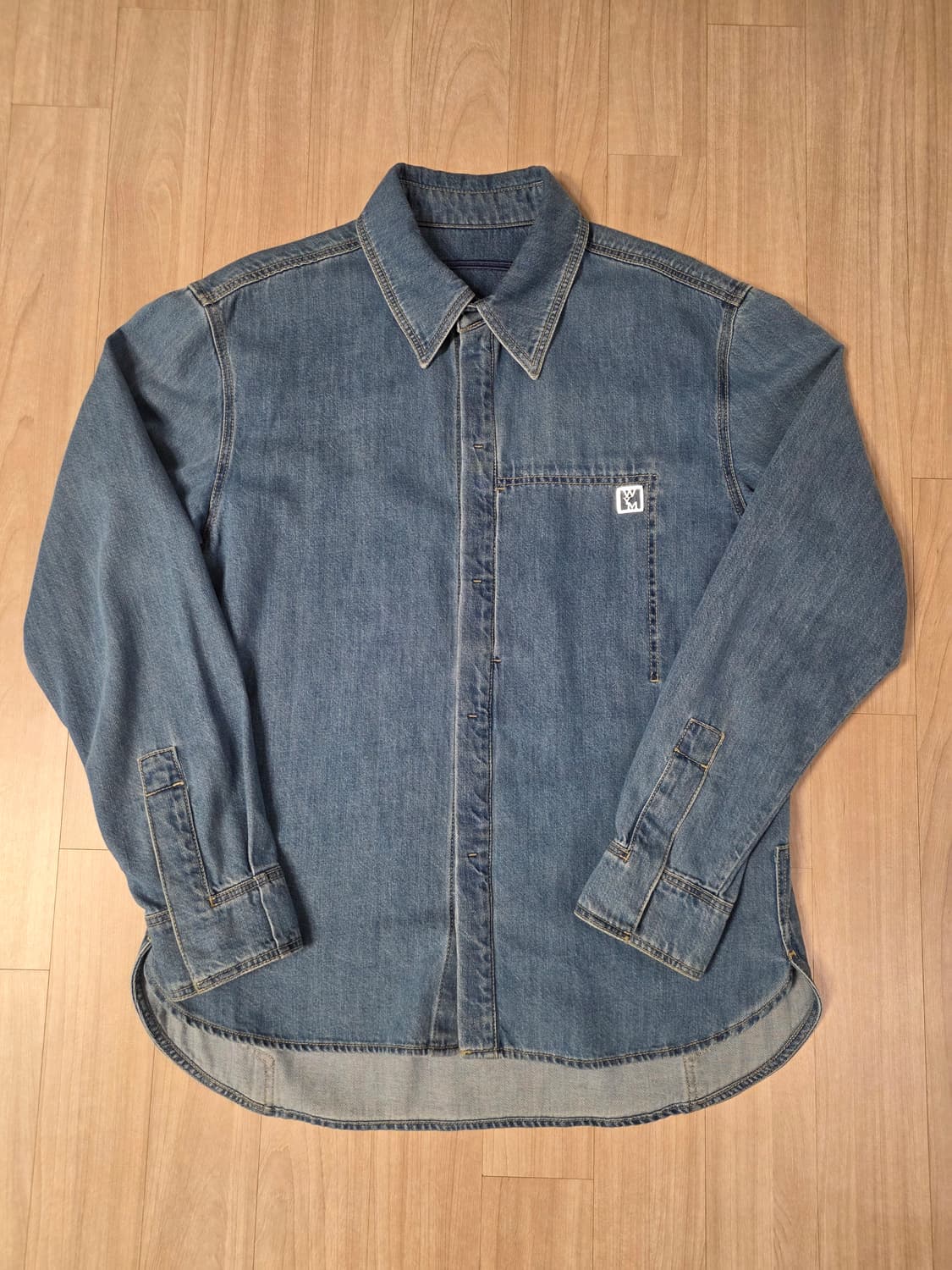 우영미 니켈 로고 셔츠 상품이미지1