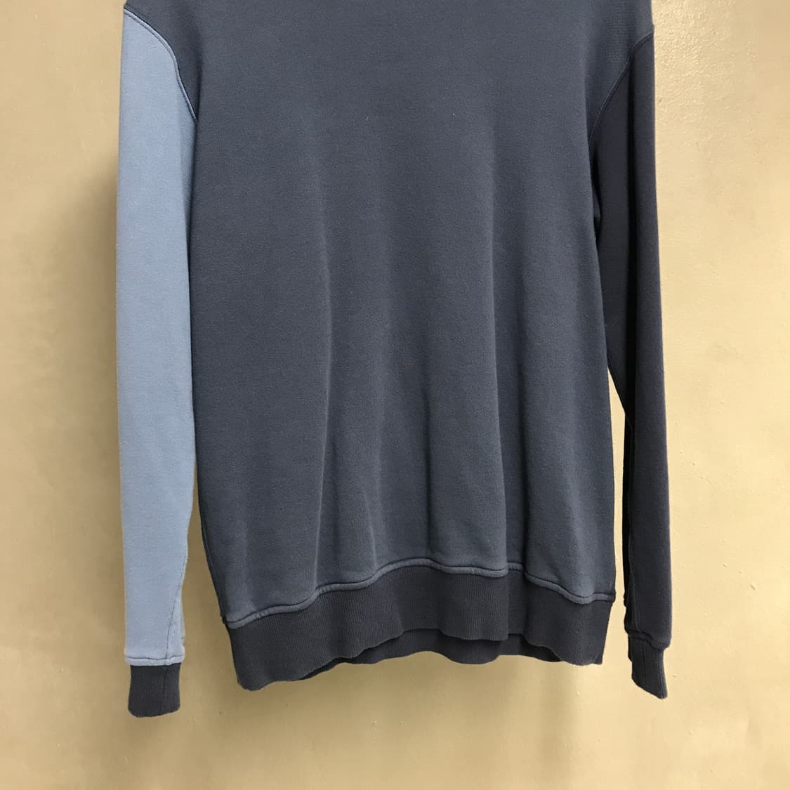 꼼데가르송 긴팔티 M 상품이미지3