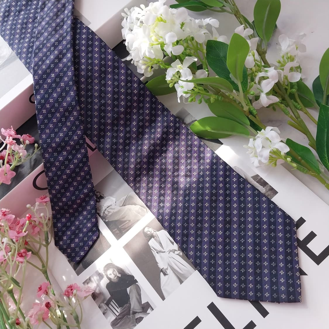 셀린느 실크 네이비 트리오페 패턴 넥타이 8.3cm A+등급 K2266
 상품이미지2