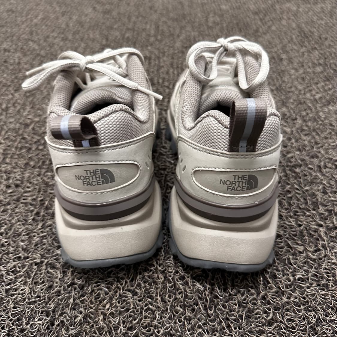 노스페이스 여성 등산화 트레킹화 운동화 235 상품이미지5