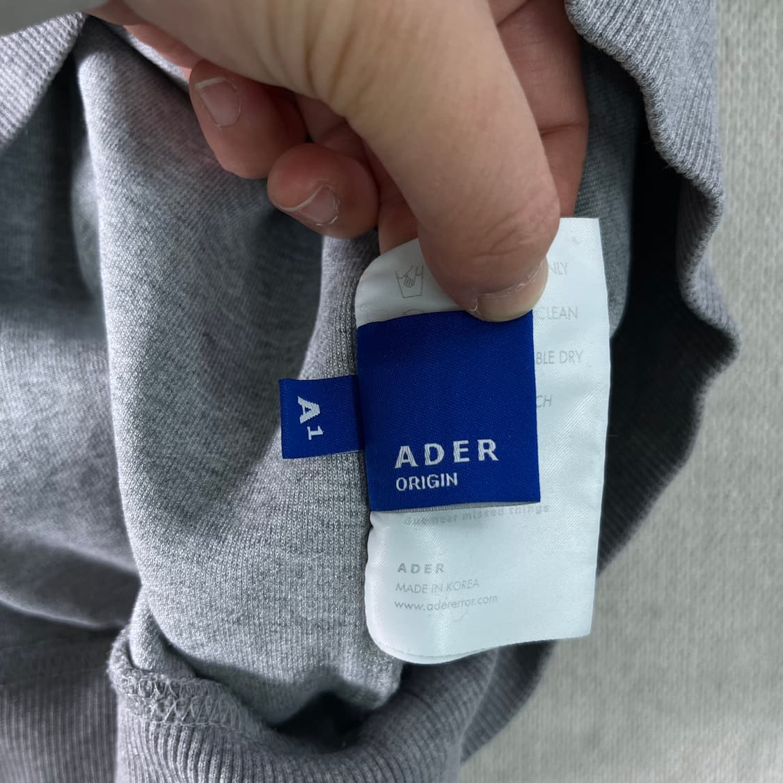 100 아더에러 오리진 박스 그레이 맨투맨 상품이미지6