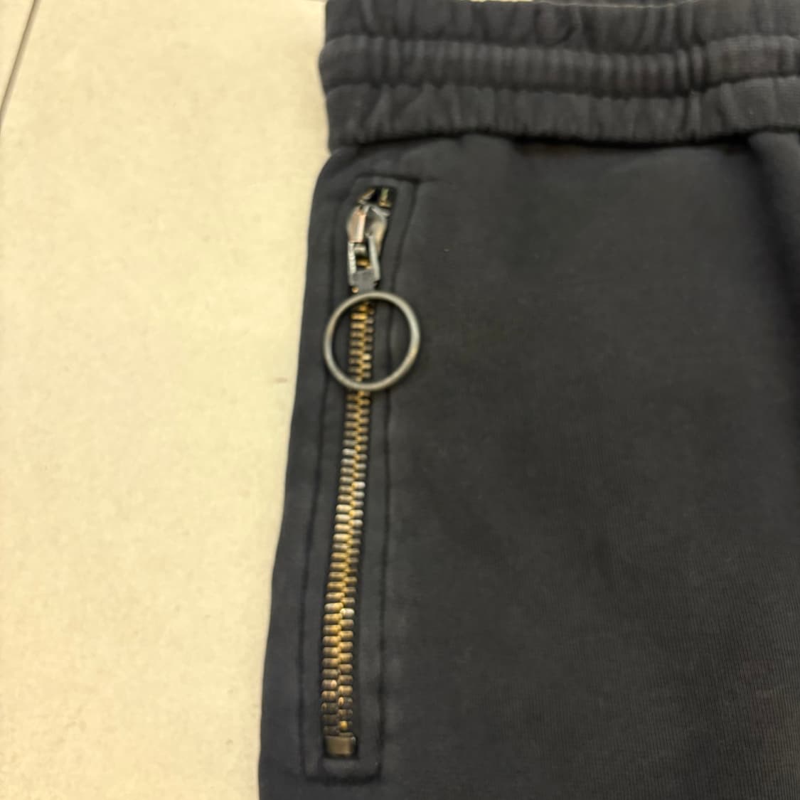 오프화이트 컷오프 반바지 상품이미지4