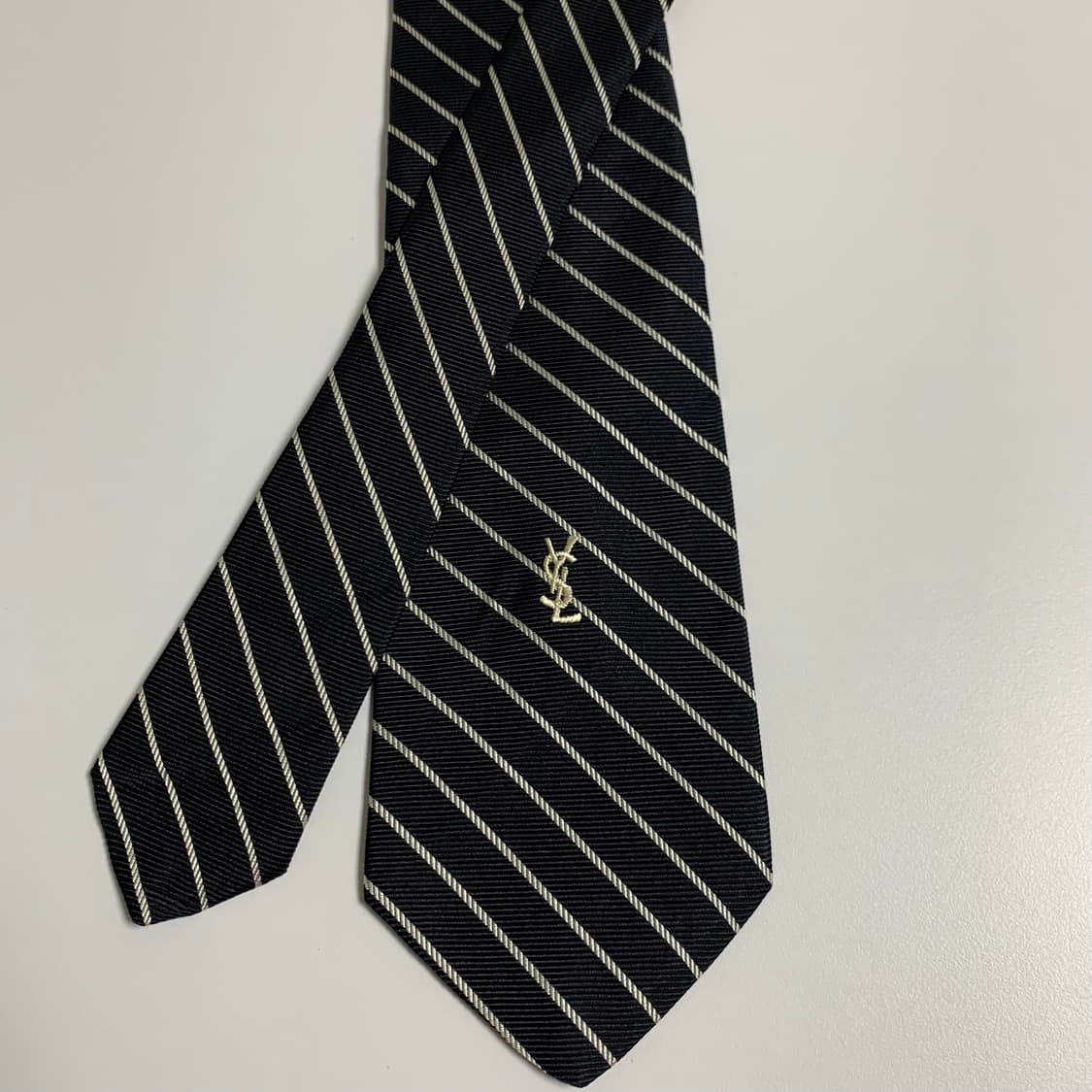 입생로랑(YSL) 명품 스트라이프 슬림넥타이 블랙 혼용 7.2cm 상품이미지4