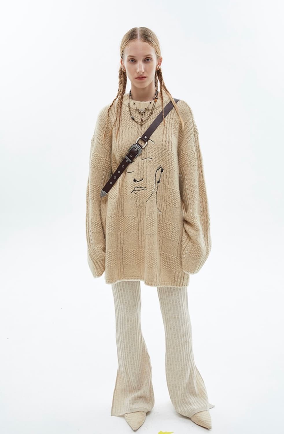 앤더슨벨 오버사이즈 엠보더리 스웨터 니트 베이지 M 상품이미지5