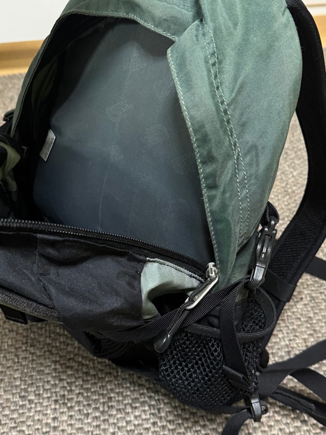 The North Face 노스페이스 : 카키색 백팩 가방 배낭 상품이미지6