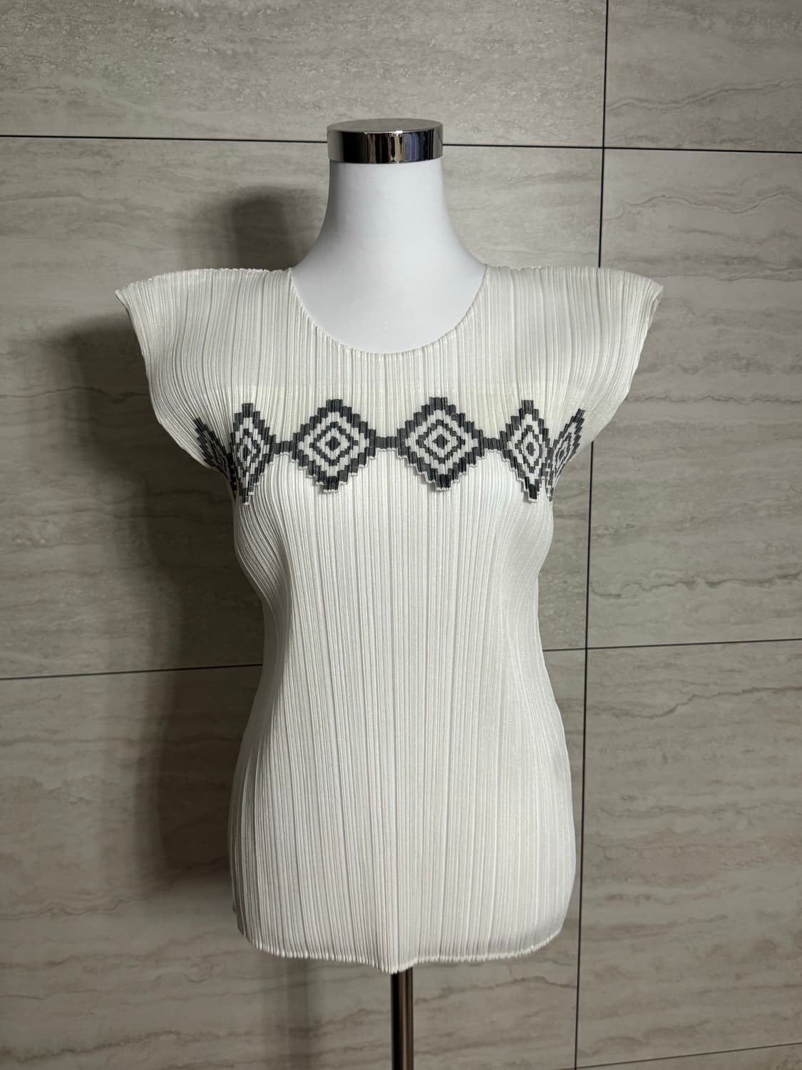 pleats please 화이트 아가일 슬리브리스 상품이미지2