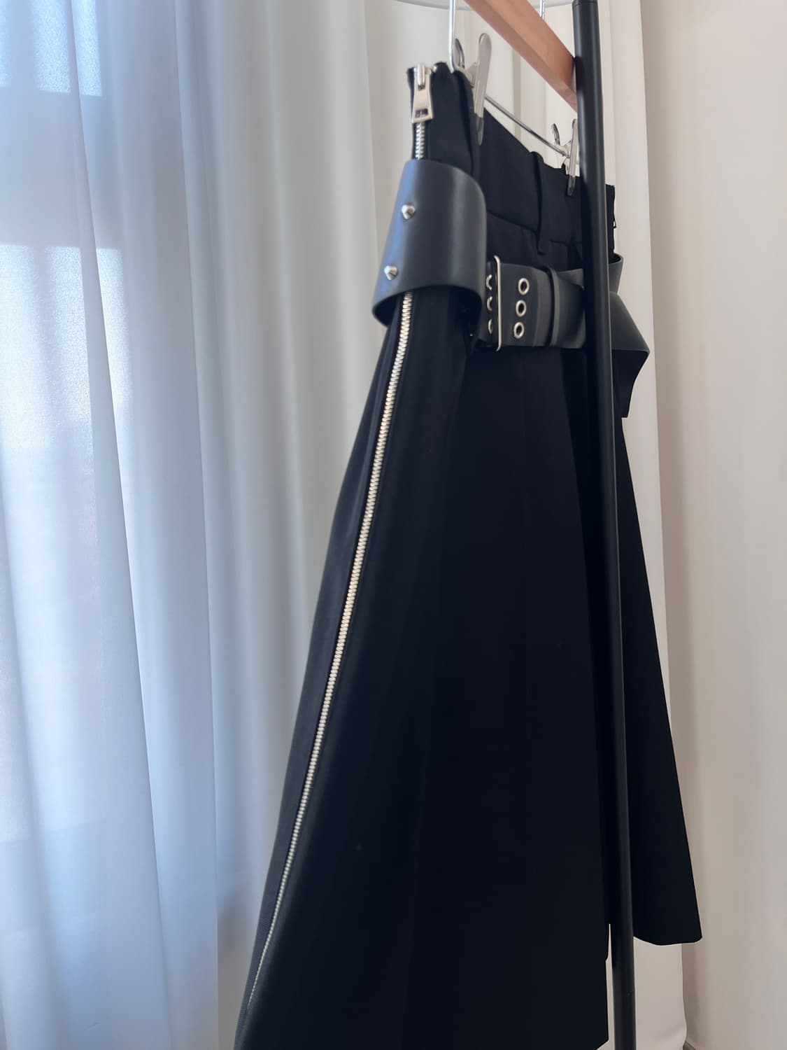 LCDC 사이드 지퍼 플리츠 스커트, 스터드 와이드 레더 벨트 상품이미지7