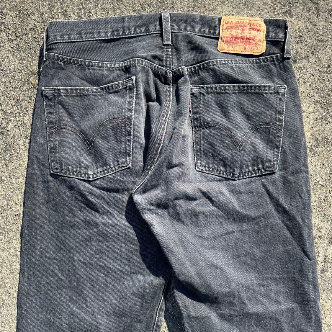 [33] 리바이스 501 흑청 데님 팬츠 상품이미지4