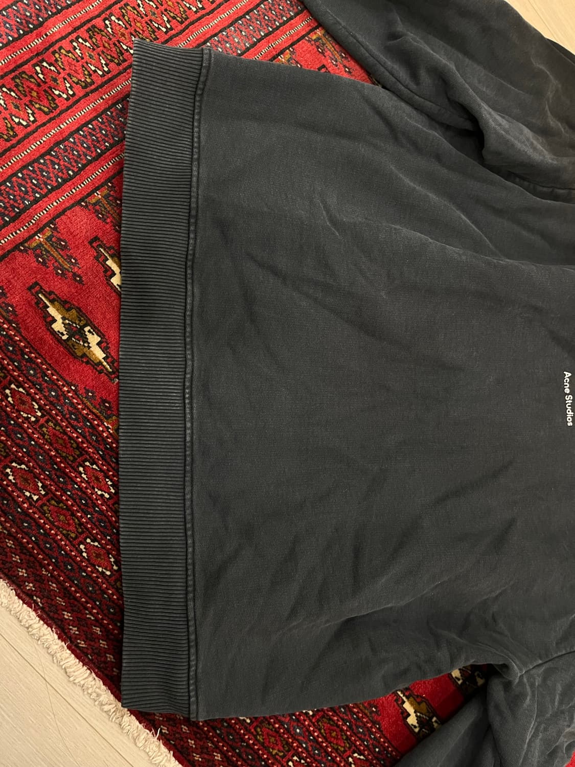 아크네 스튜디오(Acne Studios) 정품 맨투맨입니다 상품이미지4