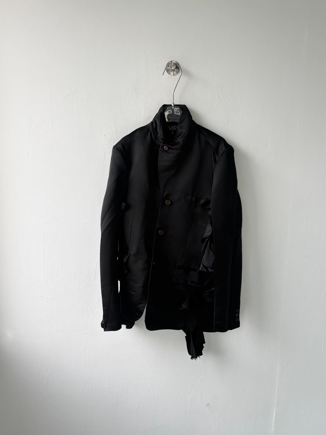 꼼데가르송 24aw 러플 사선 하이넥 블레이저  상품이미지2