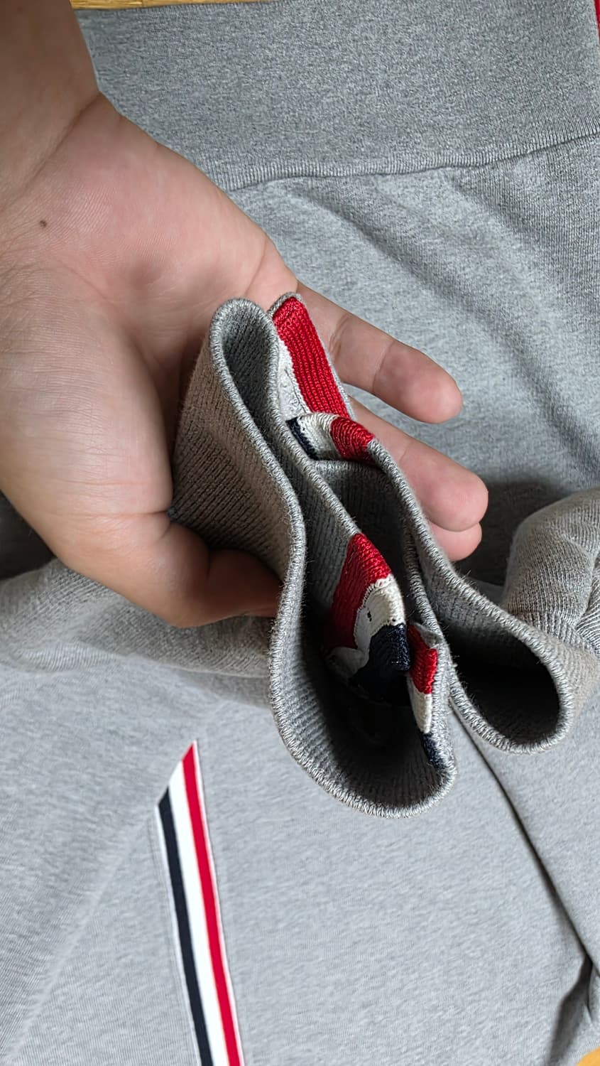 [4,새상품급]톰브라운 백삼선 맨투맨 상품이미지2