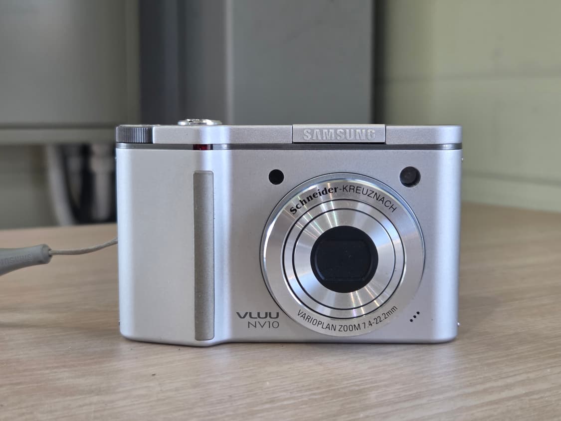 삼성 빈티지디카 vluu nv10 실버 상품이미지1