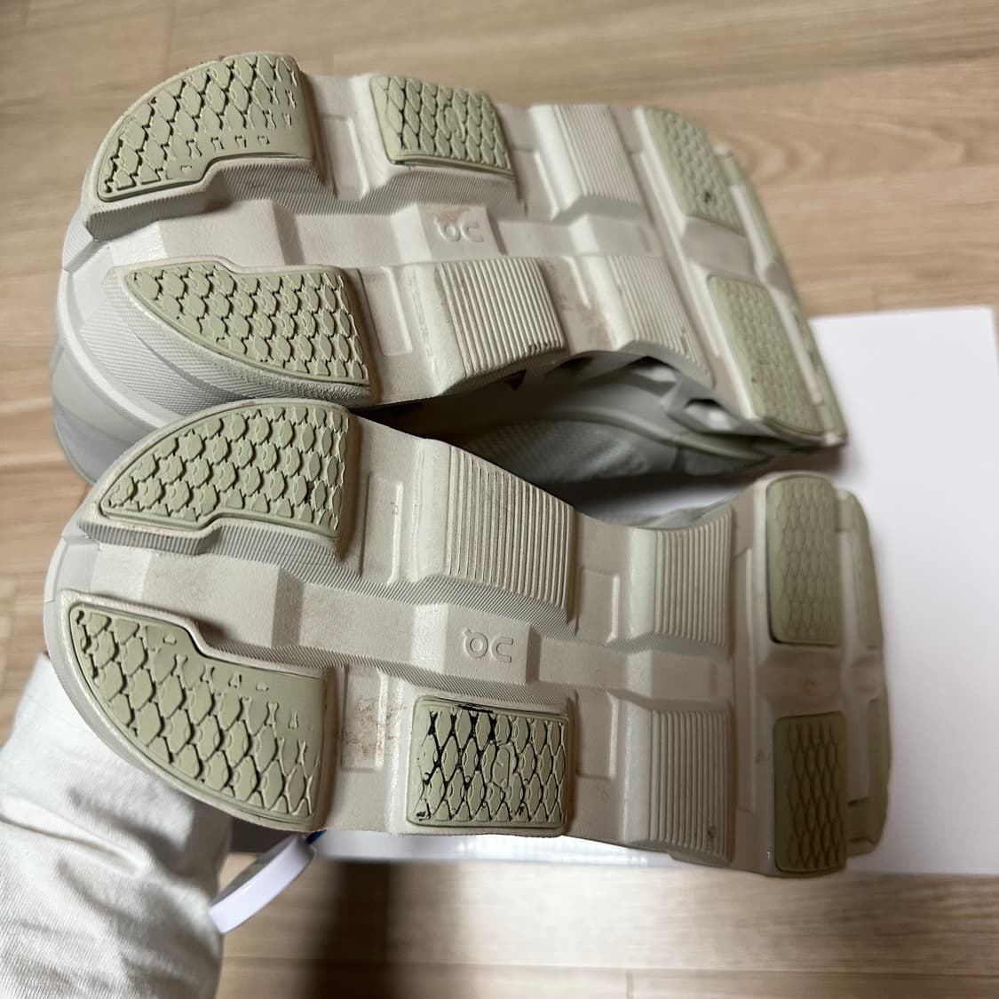 온 러닝 x 파프 클라우드몬스터 2 문더스트 US11.5 상품이미지8