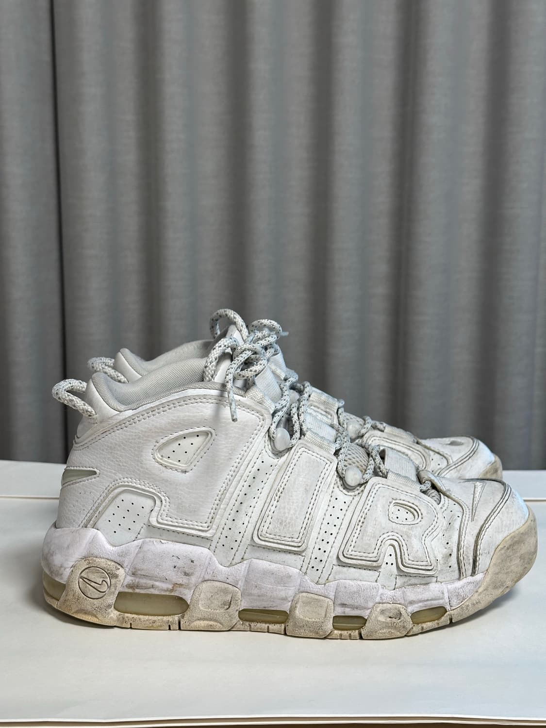 나이키 업템포 트리플 화이트 260 상품이미지1