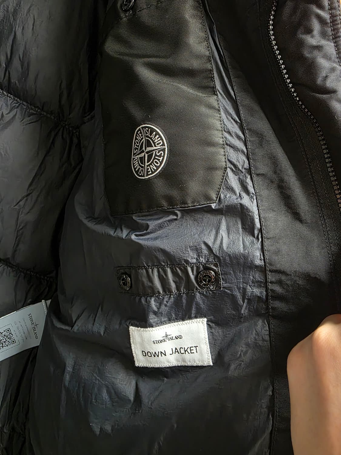 [XXL]스톤아일랜드 25fw 크링클랩스 논후드 패딩 블랙 상품이미지3