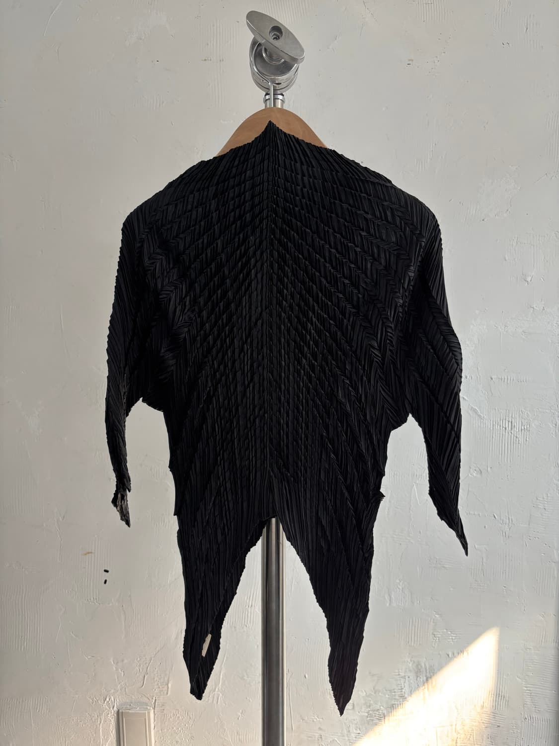 Issey Miyake 이세이미야케 화이트라벨 블랙 플리츠 탑 상품이미지7