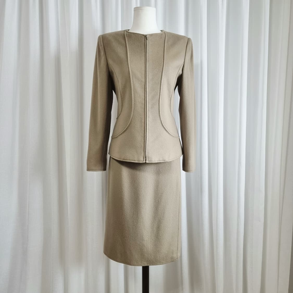 발렌티노 부띠끄 셋업 울100% (55-날씬66/실측확인) 상태최상 상품이미지1