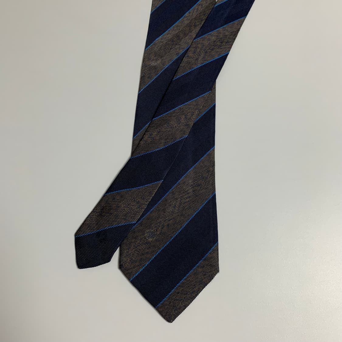 샤넬(CHANEL) 레지멘탈 명품넥타이 100실크 A등급 8.3cm 상품이미지3