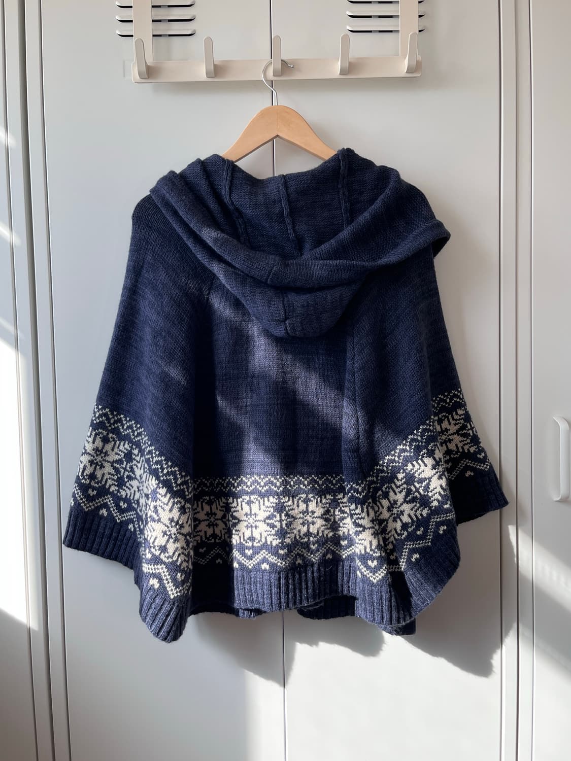 Free nature 눈꽃 노르딕 후드 케이프 니트 가디건  상품이미지9